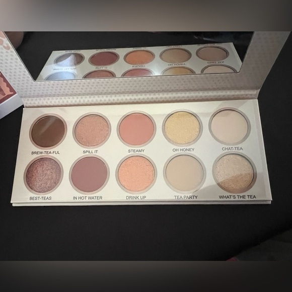 New Shadow Palette- What’s The Tea - Picture 7 of 9